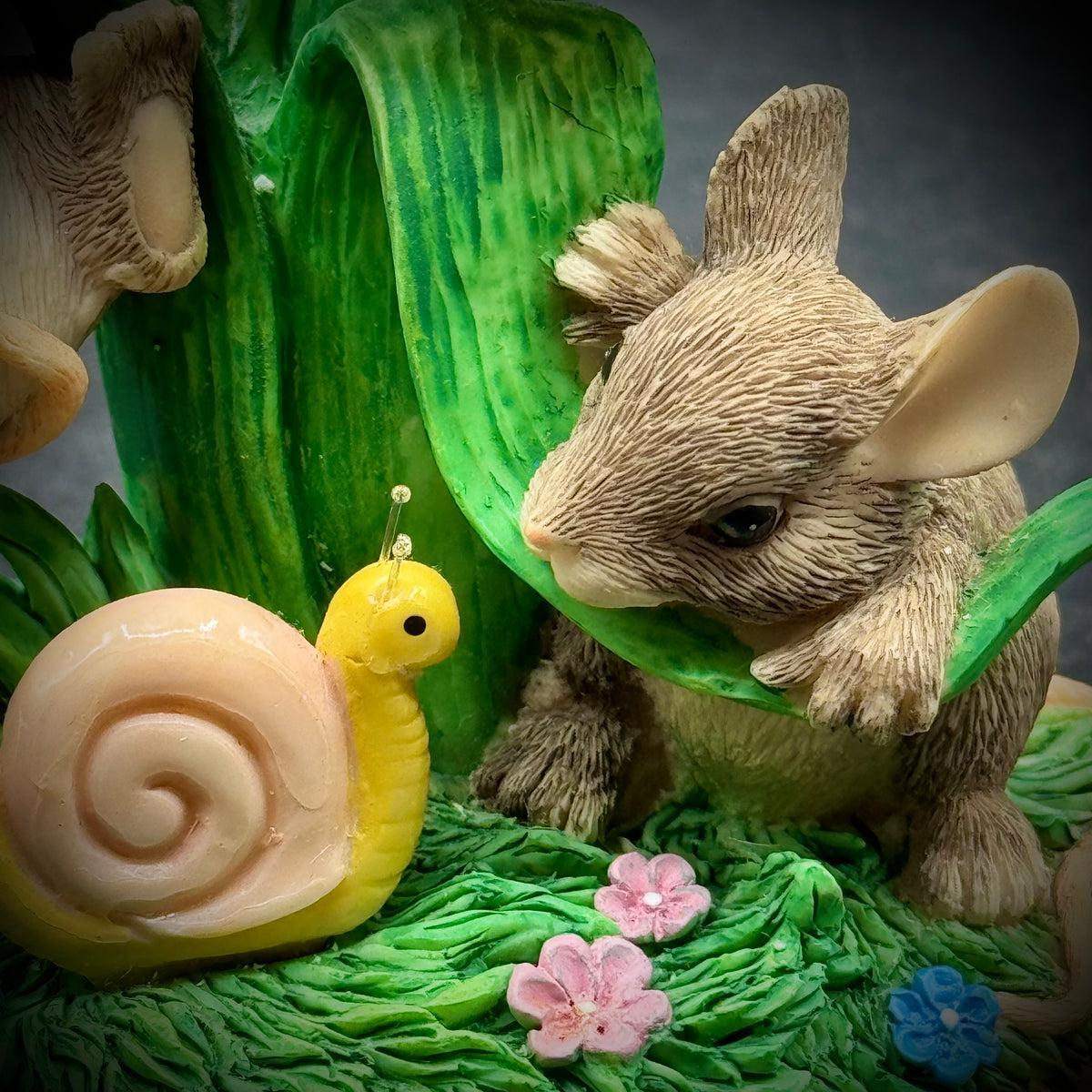 Adorable Charming Tails "Hangin' Around"