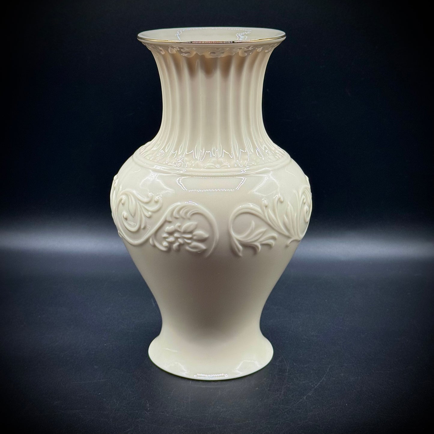 Classic Lenox Fluted Swirl Georgian Collection Vase