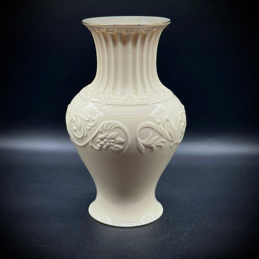 Classic Lenox Fluted Swirl Georgian Collection Vase