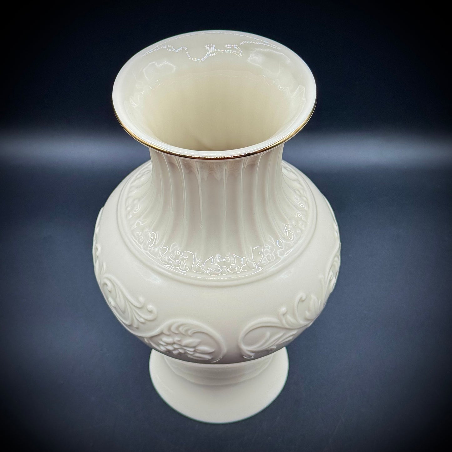 Classic Lenox Fluted Swirl Georgian Collection Vase