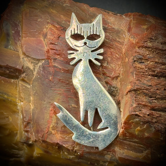 RARE Artist Signed "ND" .925 Sterling Silver Female Cat Brooch