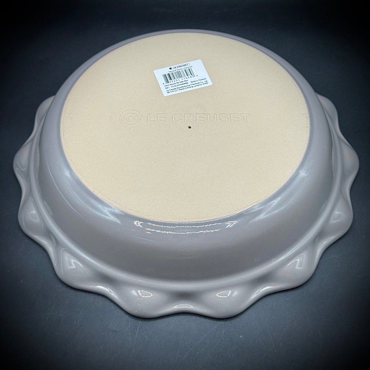 New Le Creuset Oyster Grey Heritage Pie Dish