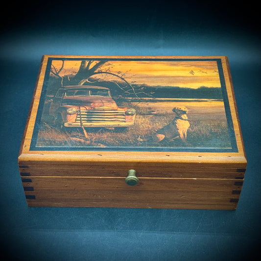 Vintage Dovetail Lidded Wood Box with Americana Car & Dog Motif