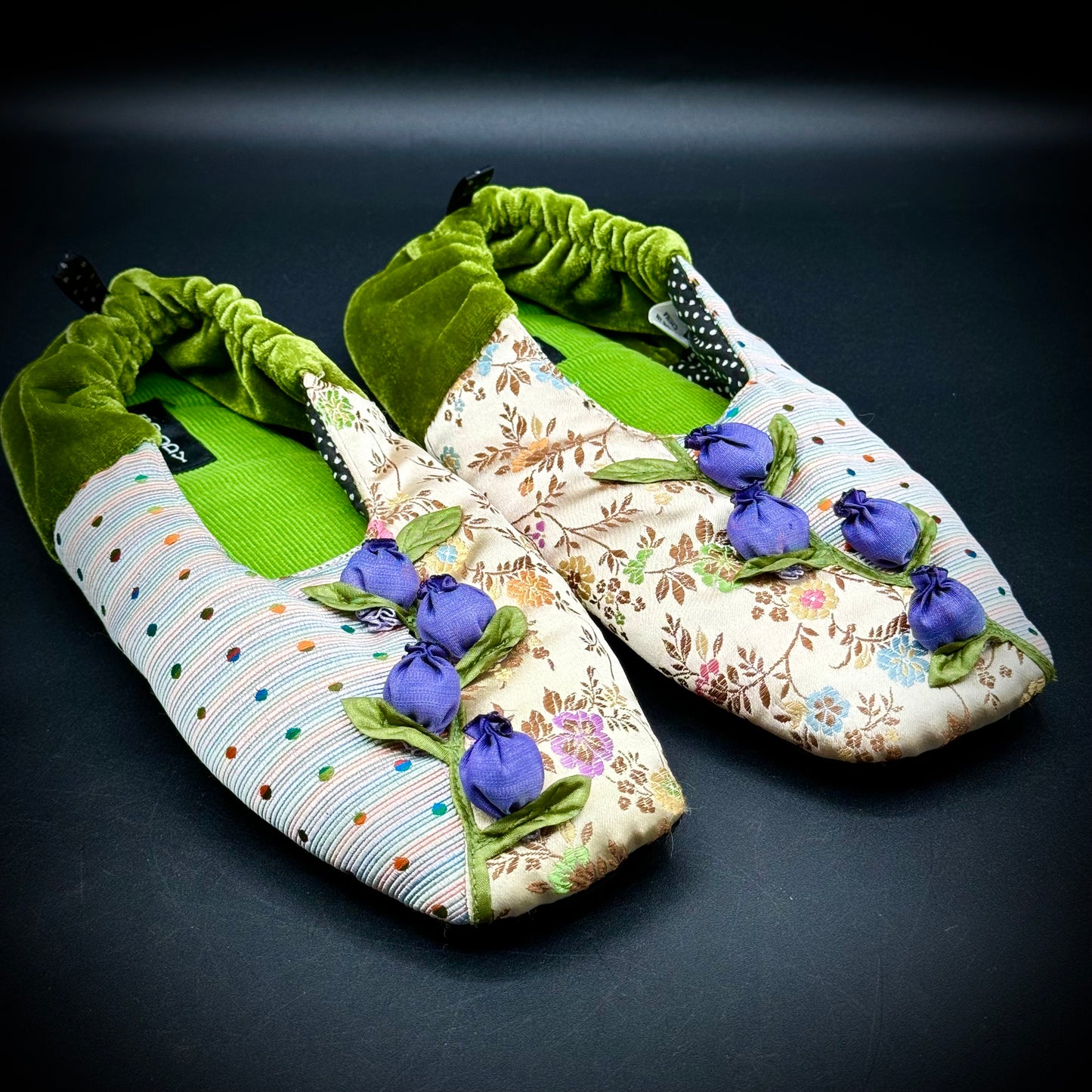 Designer Goody Women's Flower Slippers New Size 8