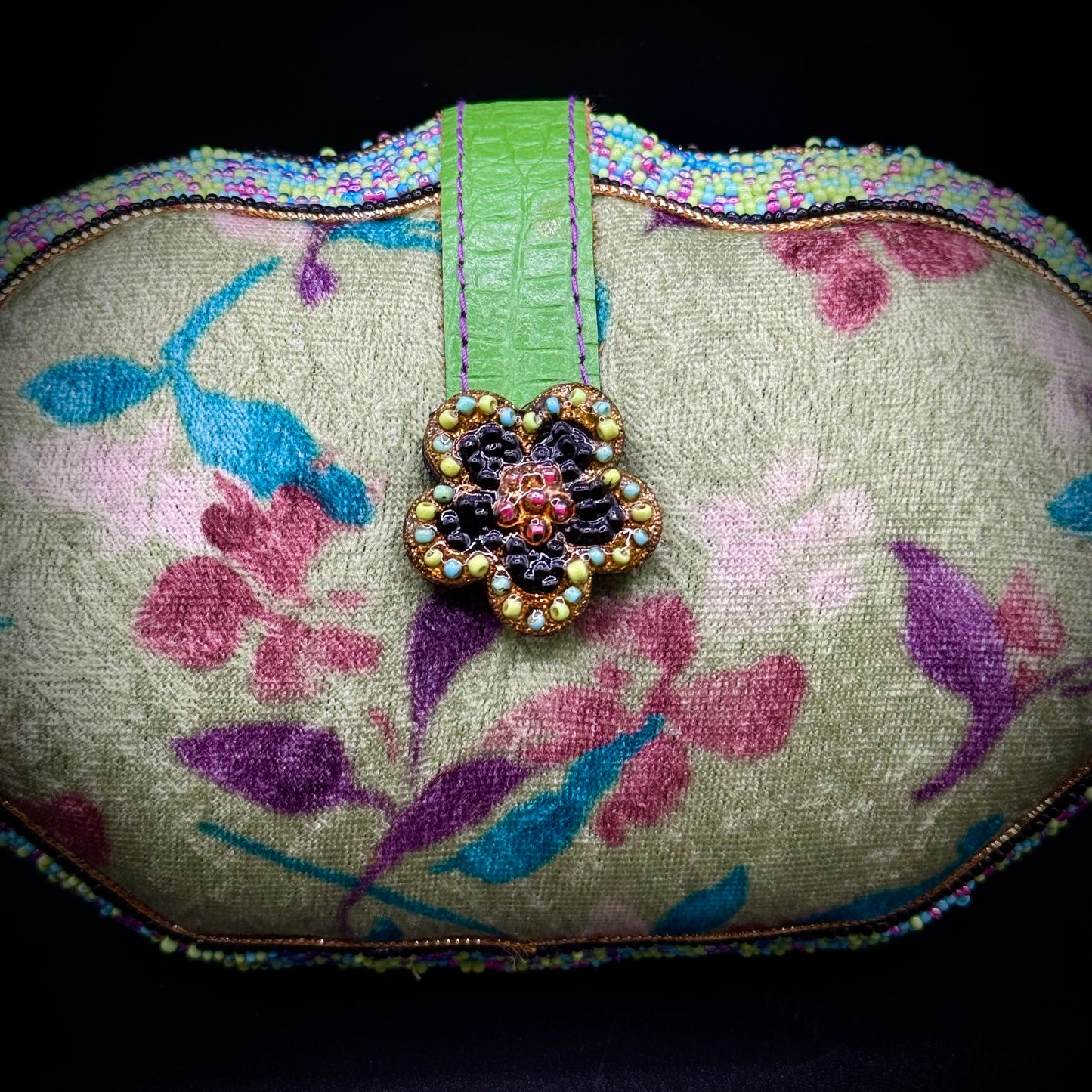 Mary Frances Beaded Designer Hardshell Purse Art Piece