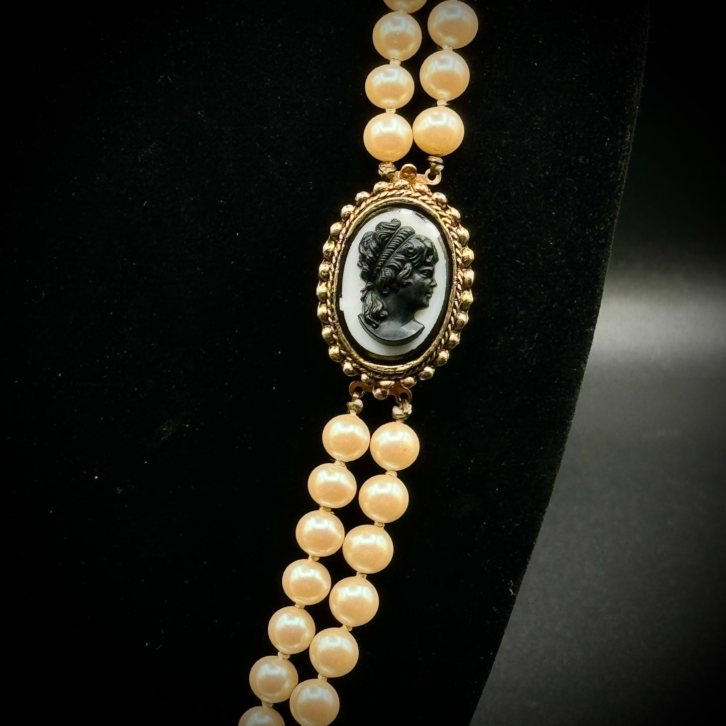 Vintage Double Strand Pearl Necklace with Detachable Cameo Clasp