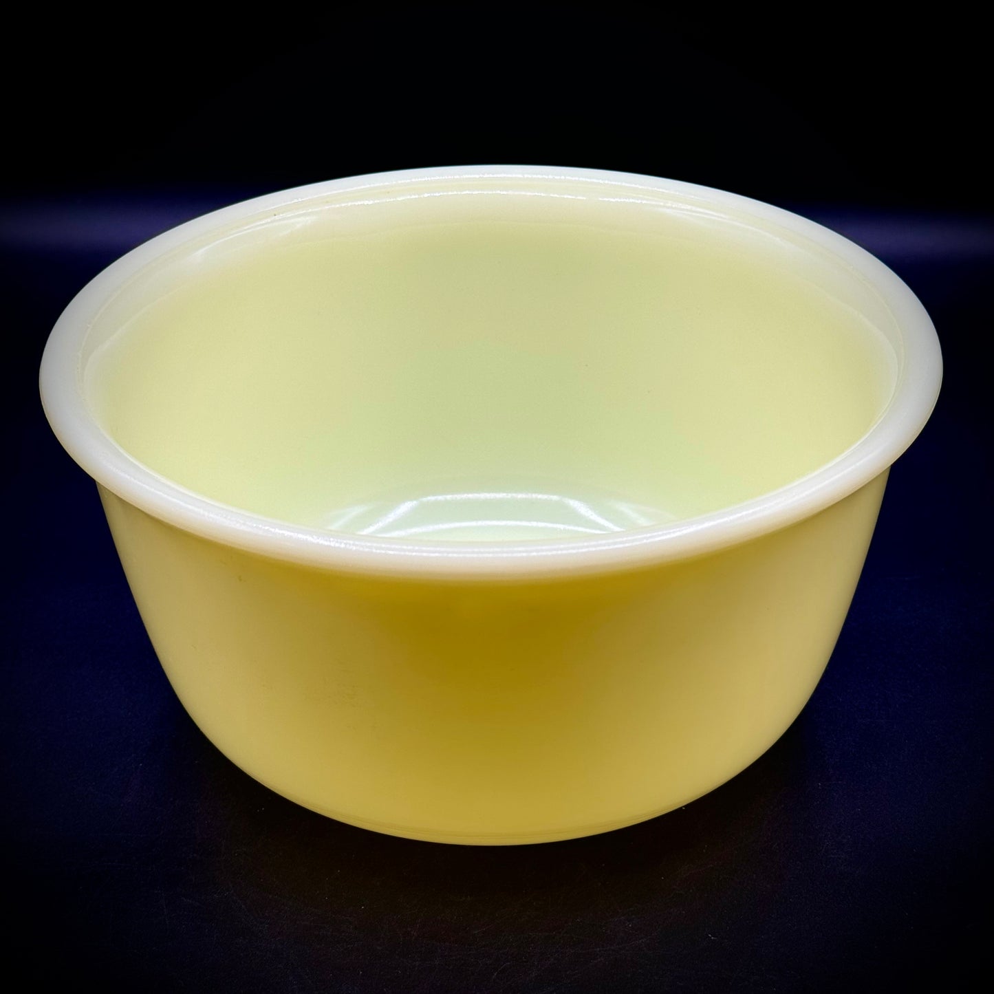 Hamilton Beach Large Heavy Uranium/Custard Glass Bowl