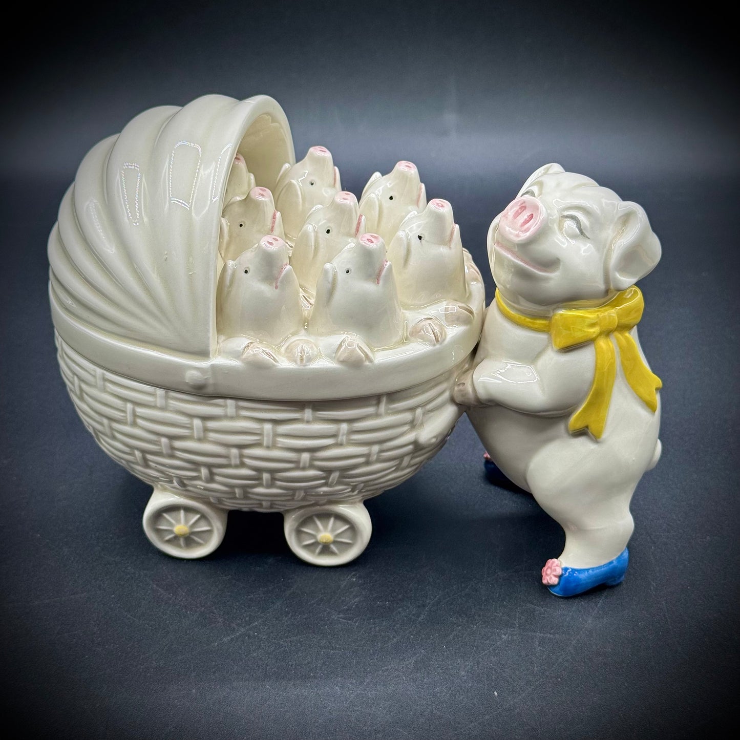 Vintage Fitz & Floyd 1985 Adorable Mommy Pig & Piglets Lidded Box