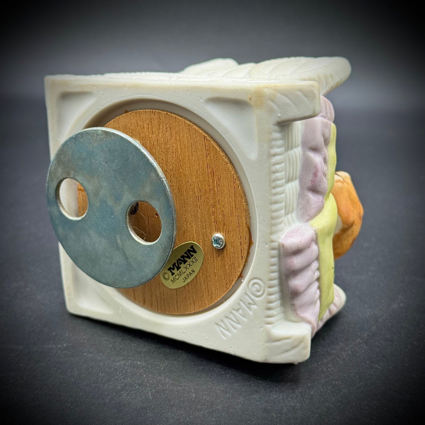 Vintage 1982 Mann Japan Cat in Chair Music Box Plays “Memory"