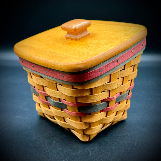 Vintage 1998 Longaberger "Finder's Keepers" Basket