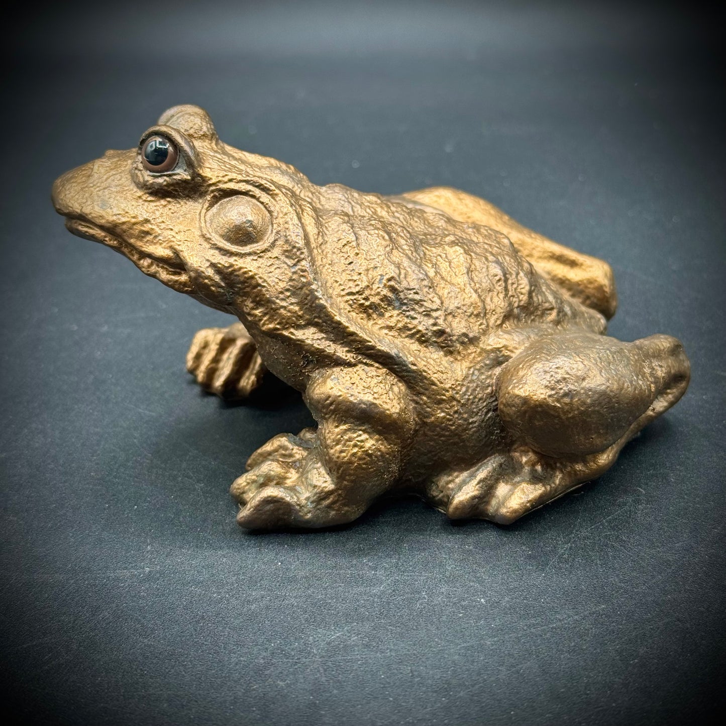 Vintage 1993 Universal Statuary Bullfrog Figurine