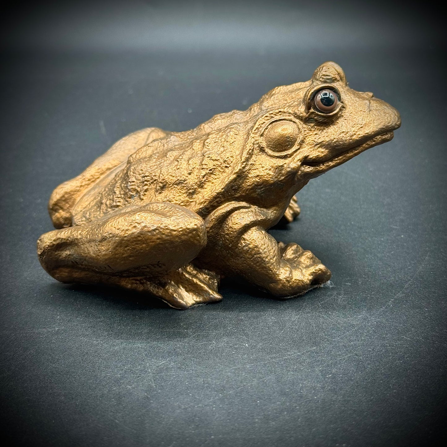 Vintage 1993 Universal Statuary Bullfrog Figurine