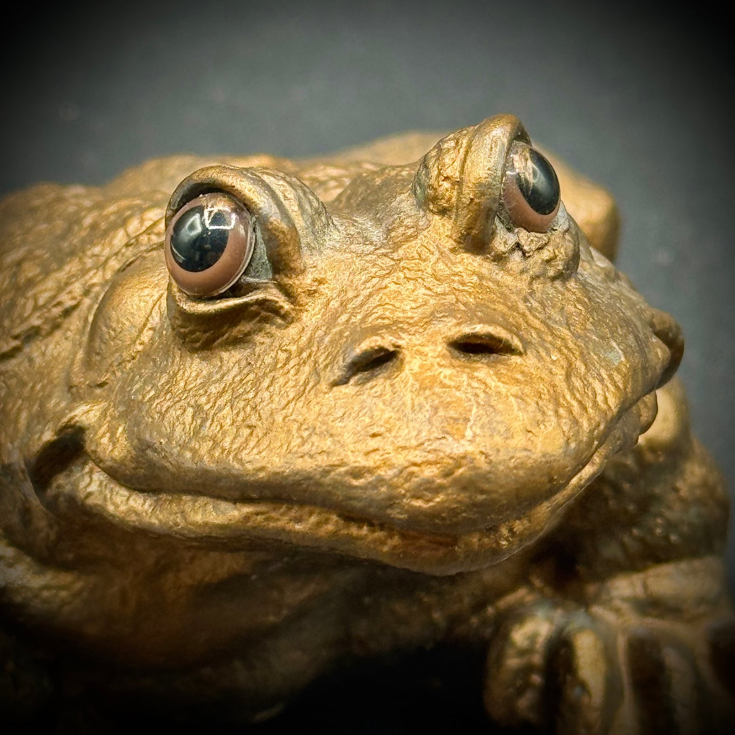 Vintage 1993 Universal Statuary Bullfrog Figurine