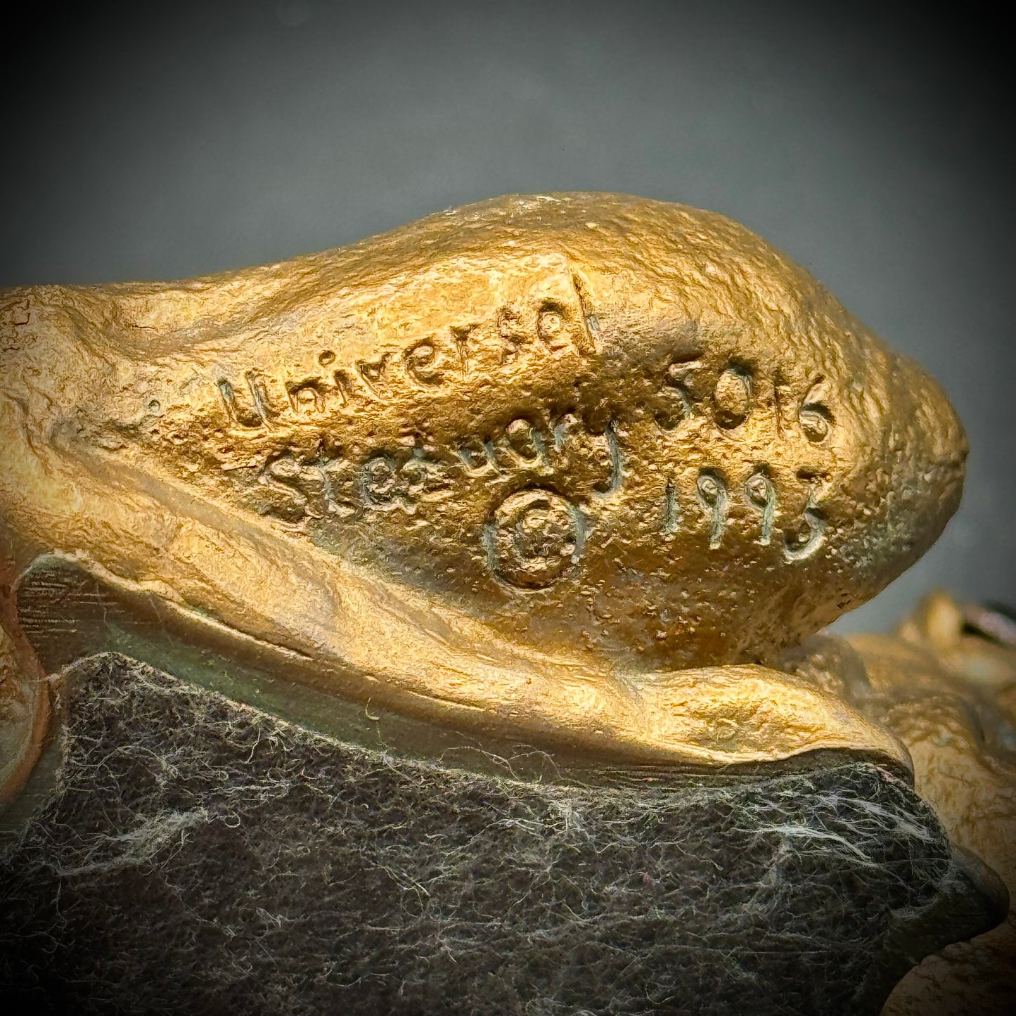 Vintage 1993 Universal Statuary Bullfrog Figurine