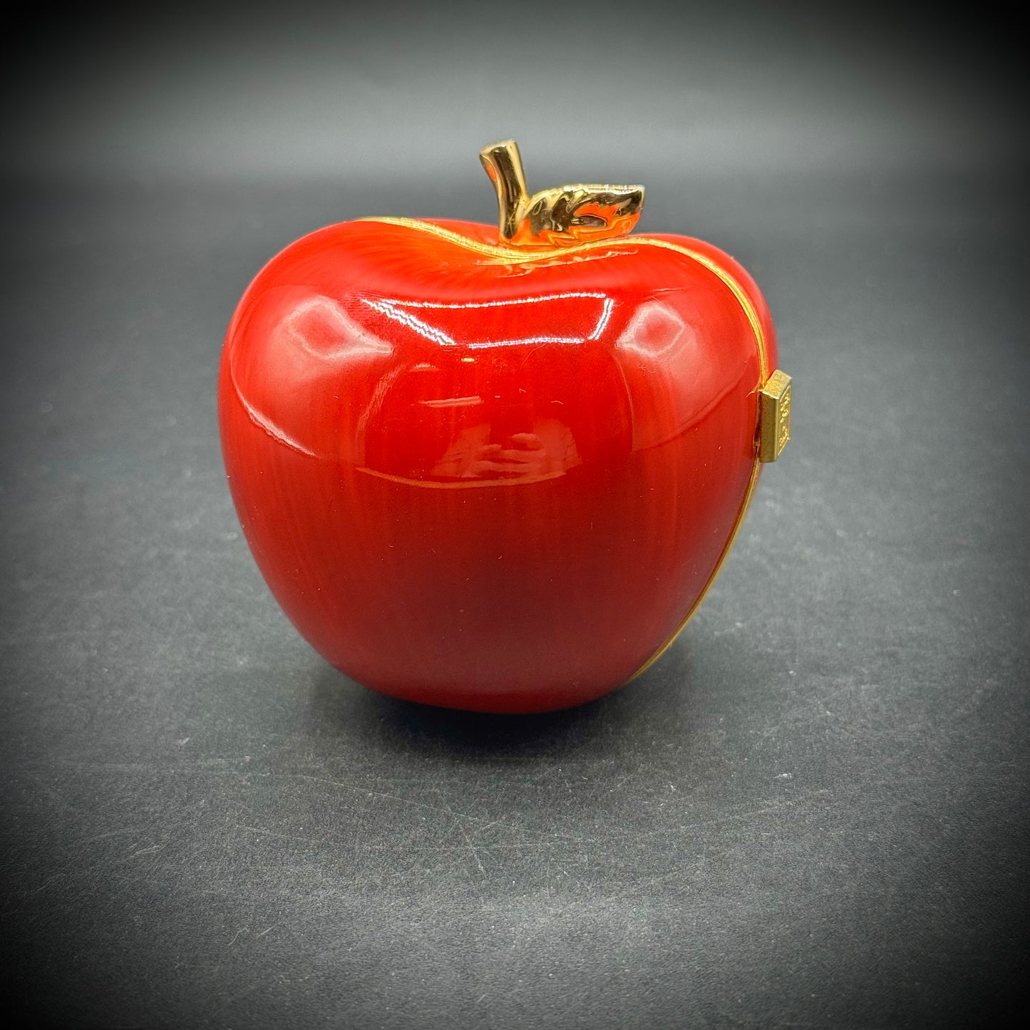 Vintage Ardleigh Elliott Teacher Apple Music Box