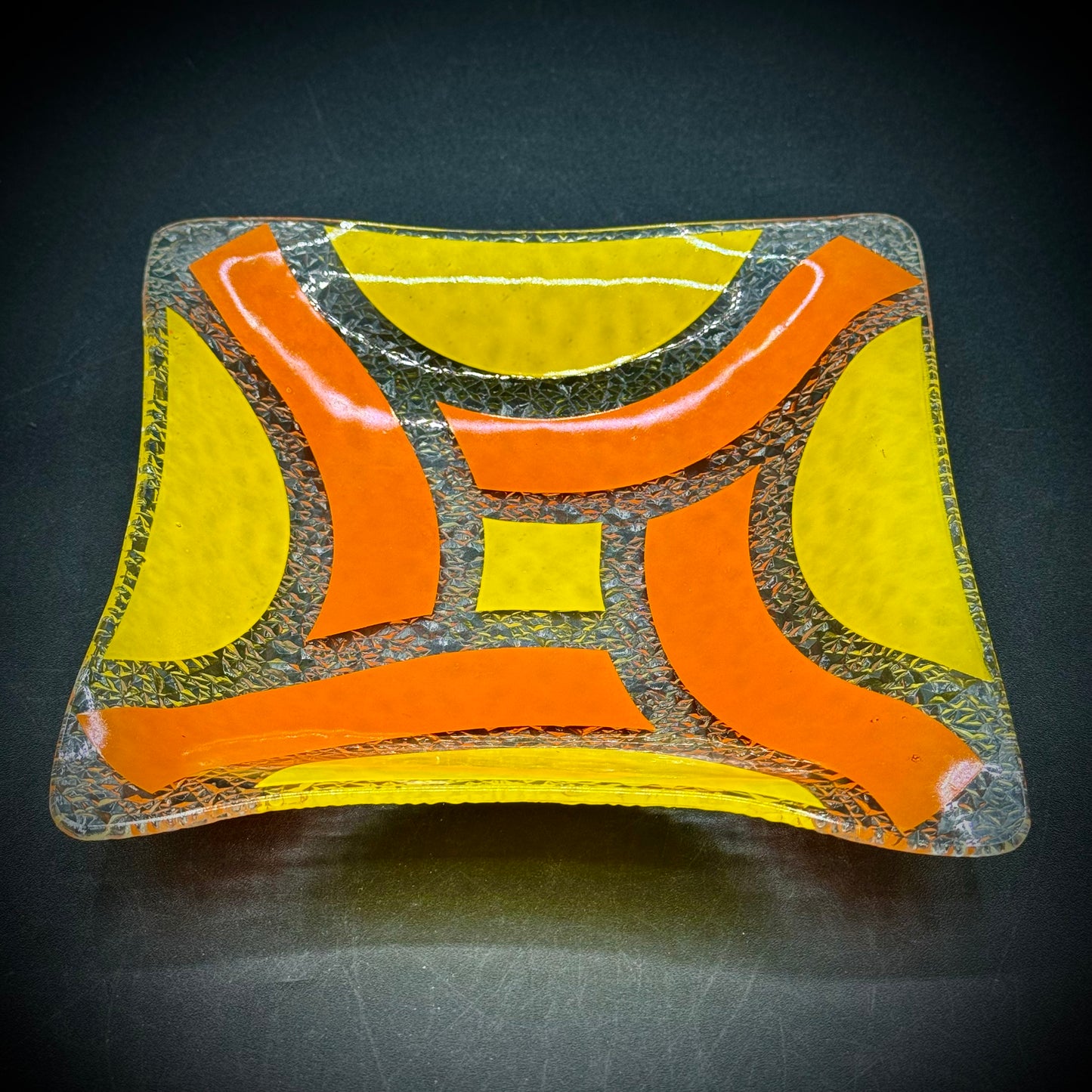 Vintage Dorothy Thorpe Art Glass Dish