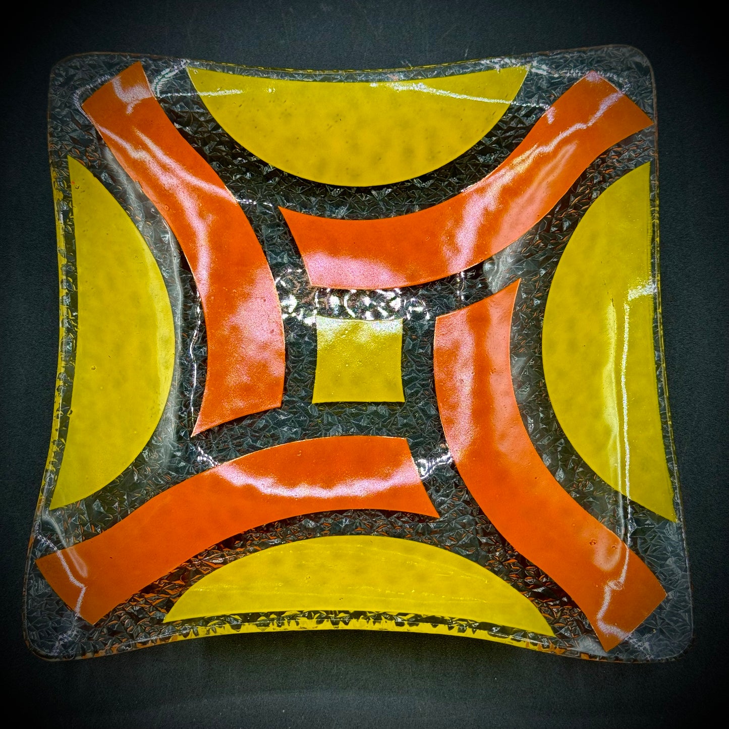 Vintage Dorothy Thorpe Art Glass Dish