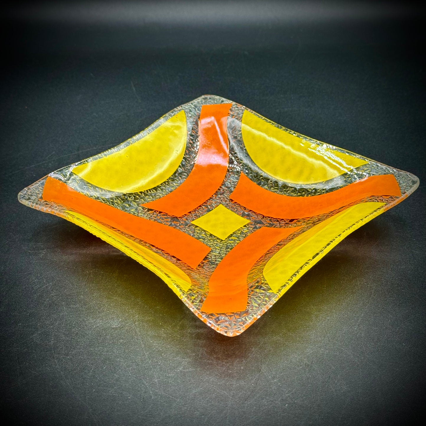 Vintage Dorothy Thorpe Art Glass Dish