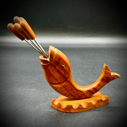 Vintage Carved Fish w/Set of 5 Hors d'oeuvres Forks