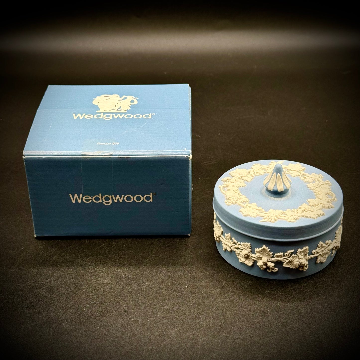 Vintage Wedgwood Pill Lidded Trinket Box New in Box