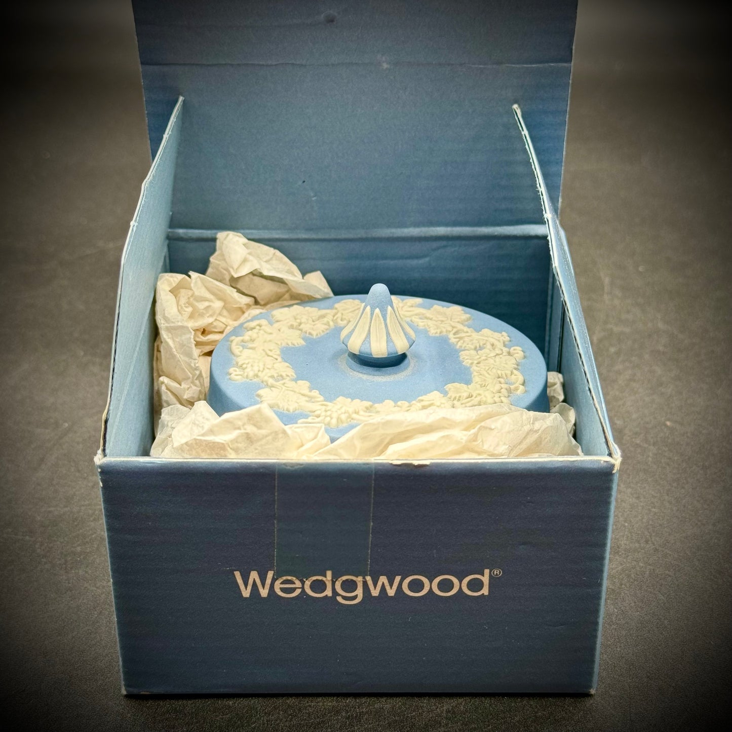 Vintage Wedgwood Pill Lidded Trinket Box New in Box