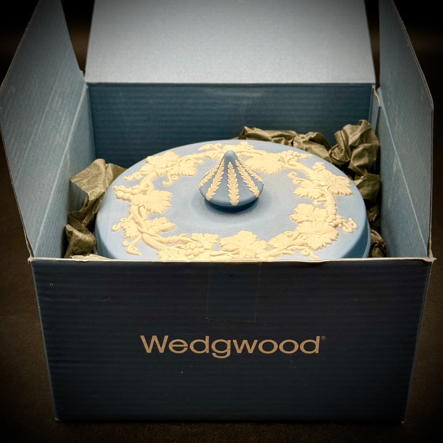 Vintage Wedgwood Large Lidded Trinket Box New in Box