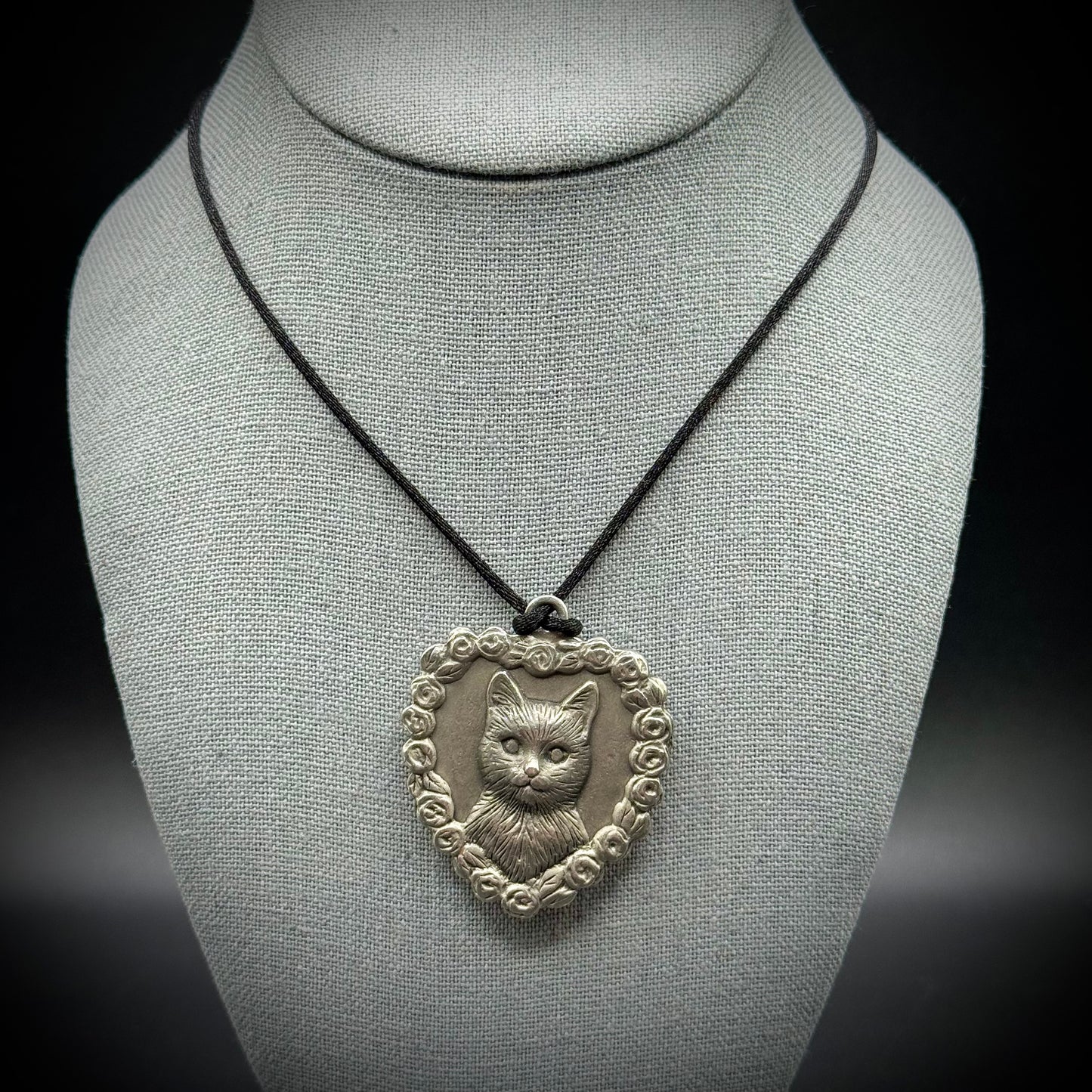Vintage Avon Pewter Cat/Heart Pendant