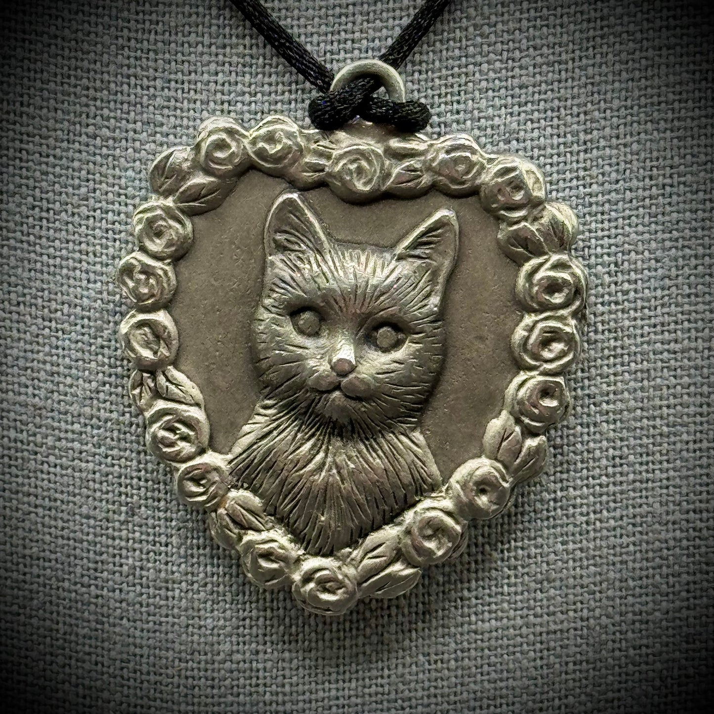 Vintage Avon Pewter Cat/Heart Pendant