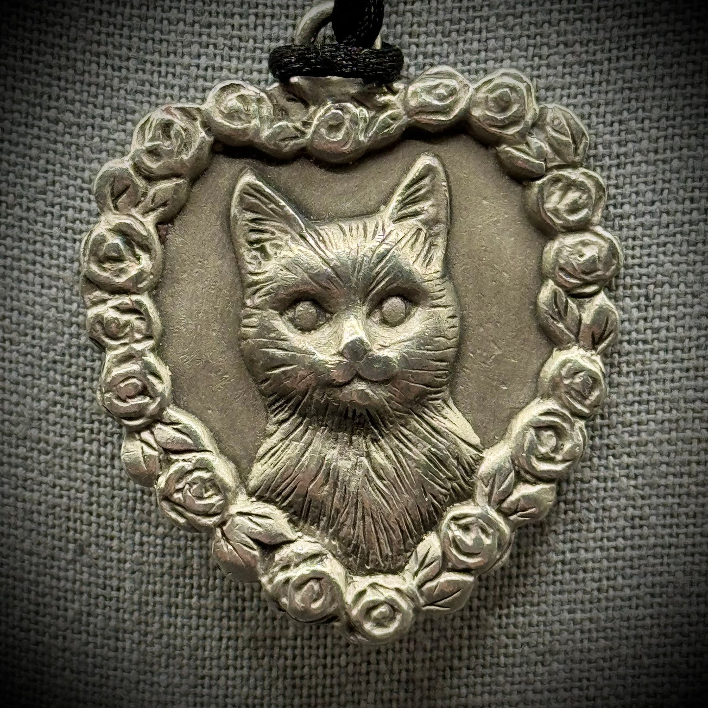 Vintage Avon Pewter Cat/Heart Pendant