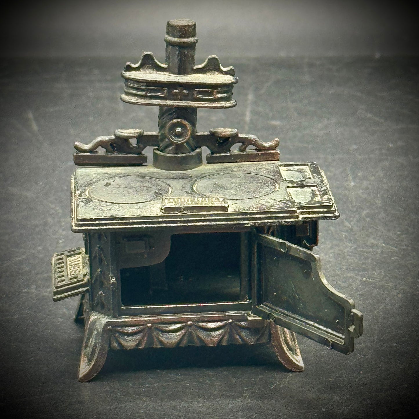 Vintage Metal Pencil Sharpener #08 - Queen Stove