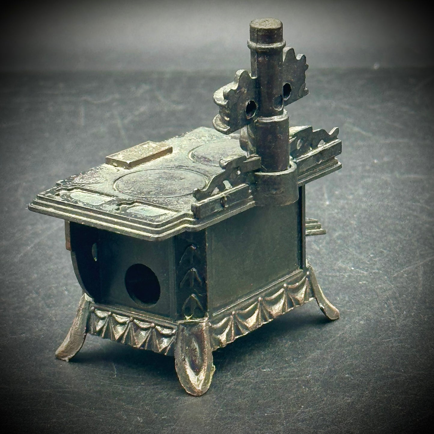 Vintage Metal Pencil Sharpener #08 - Queen Stove