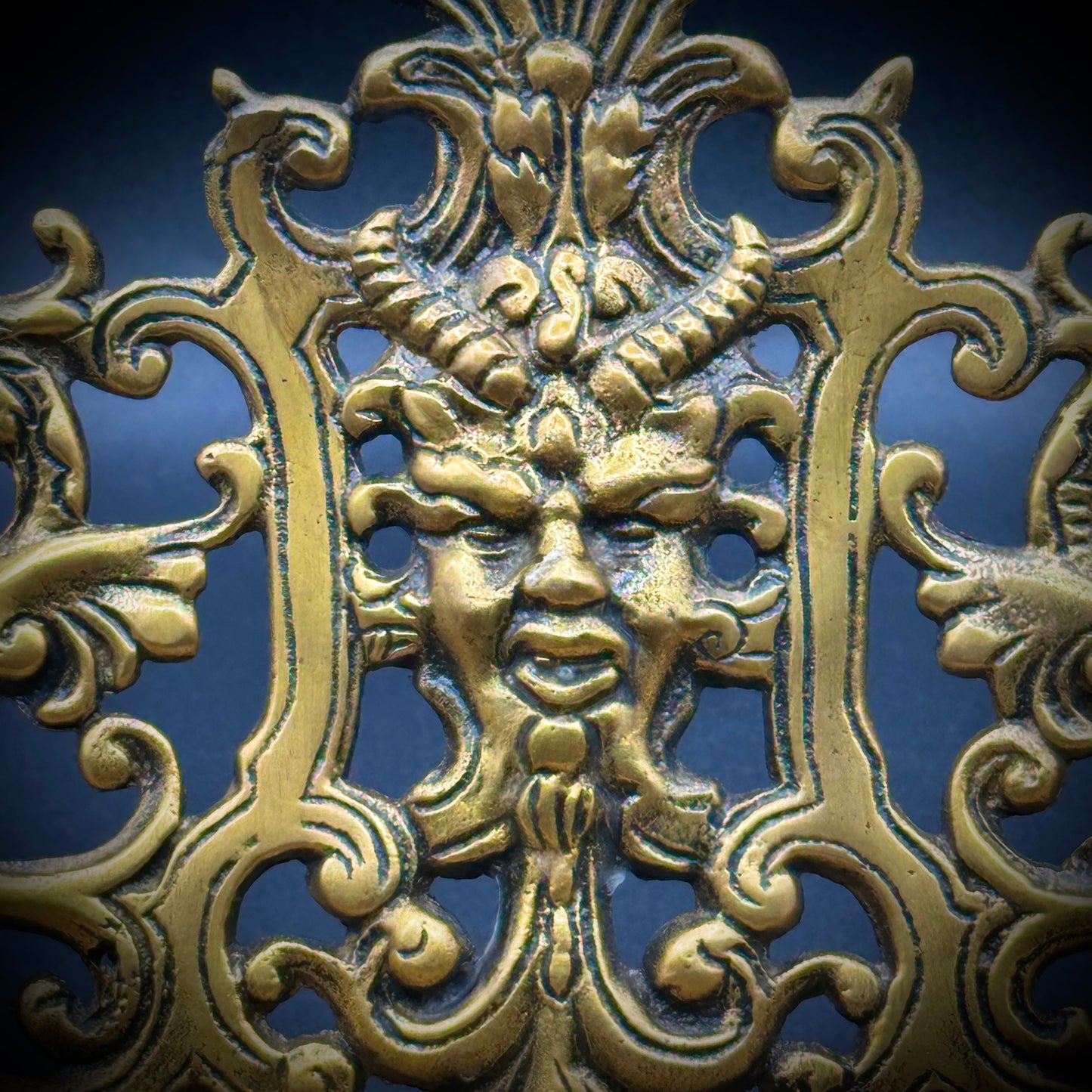Stunning Brass Satyr Motif Ornate Scroll Footed Double Ink Well Desk Accent