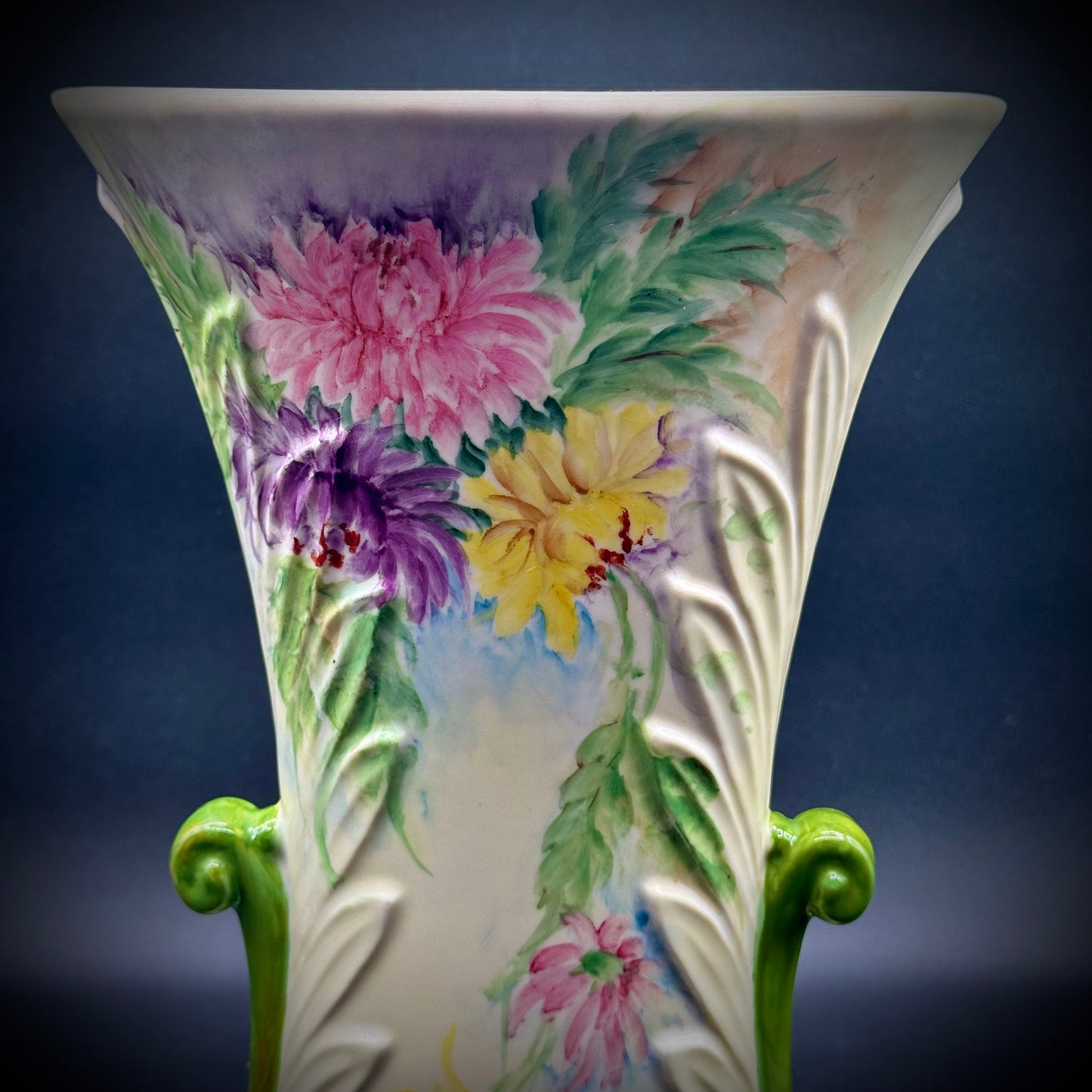 Stunning 1950s Artist Eva White Signed Abingdon Floral Vase