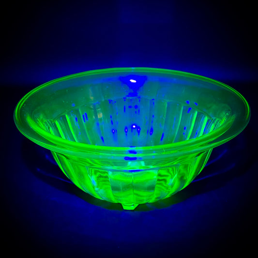 Vintage 1920s Hazel Atlas Uranium Glass Bowl