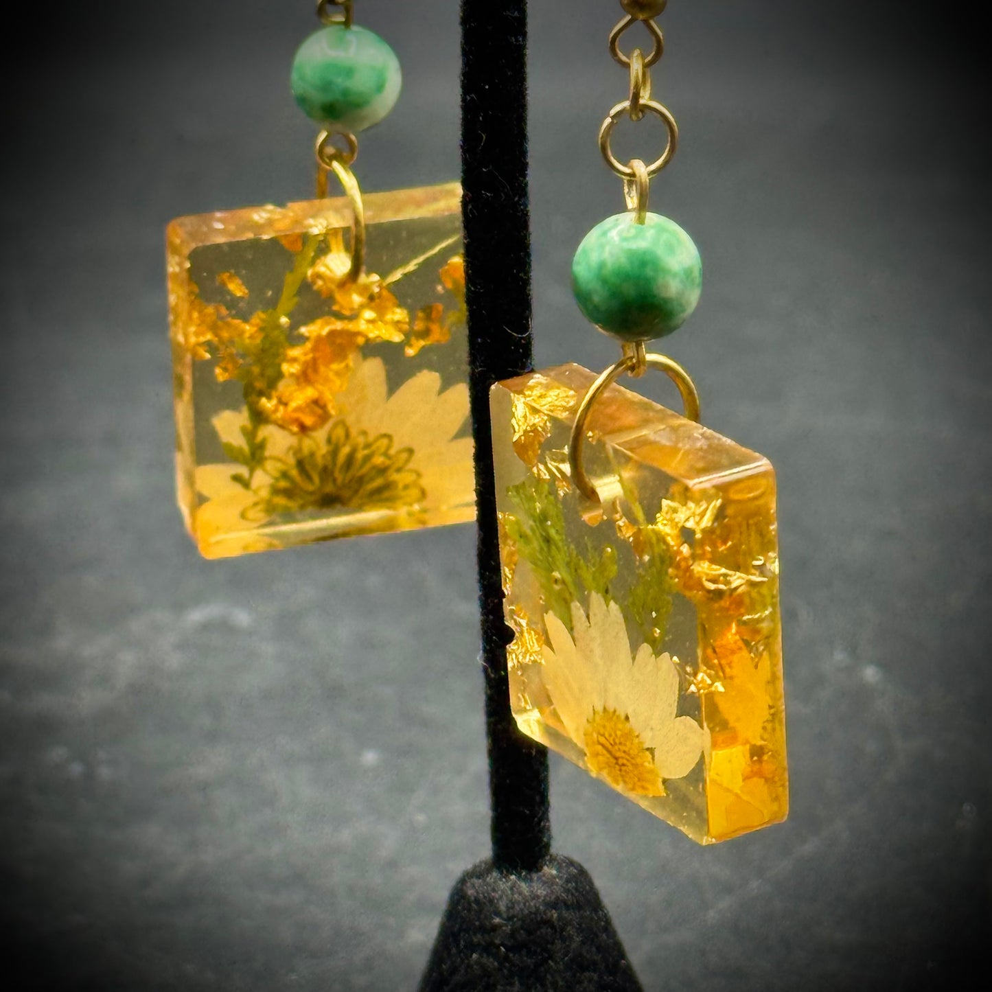 Vintage Lucite Floral & Gold Fleck Earrings