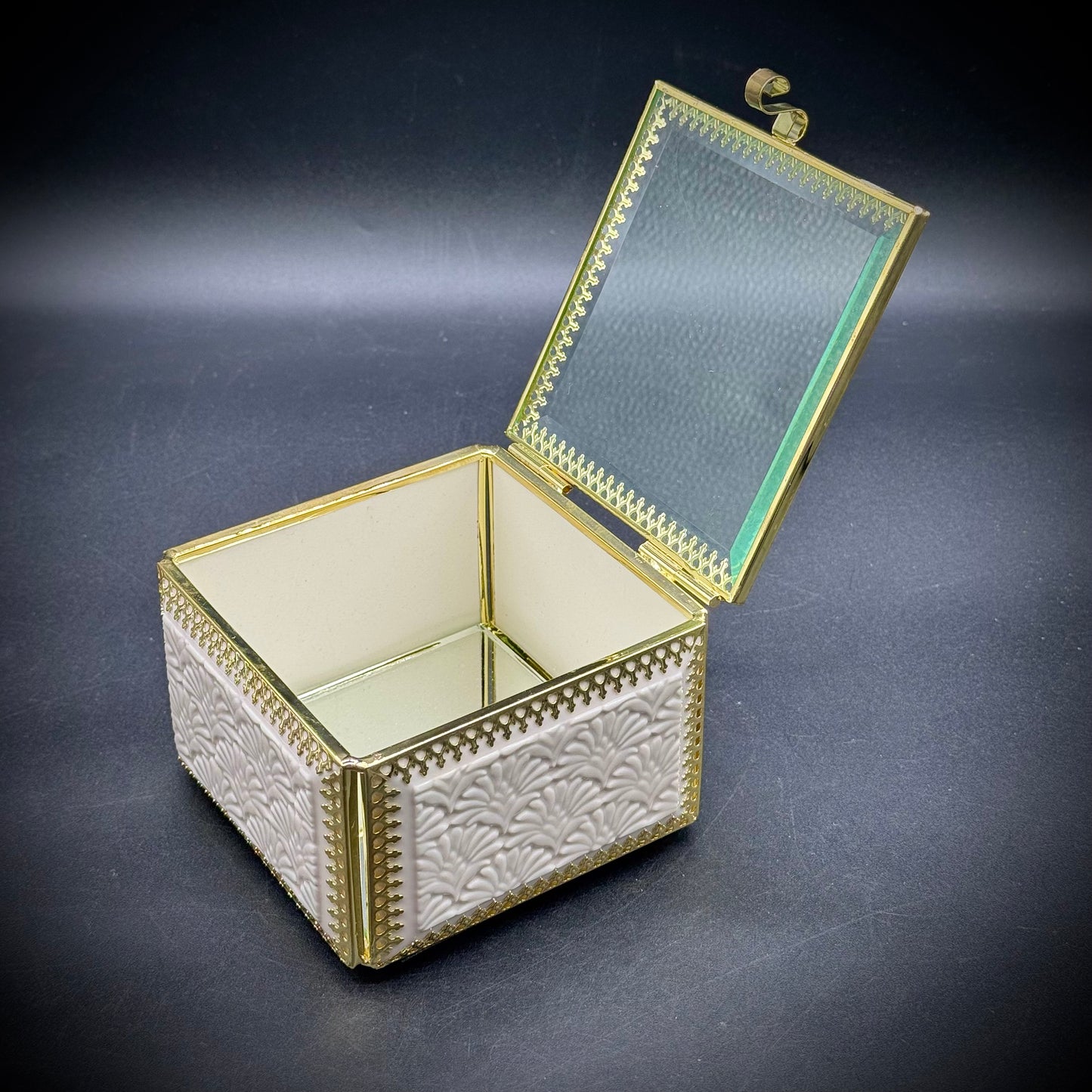 Shabby Chic Glass & Porcelain Box