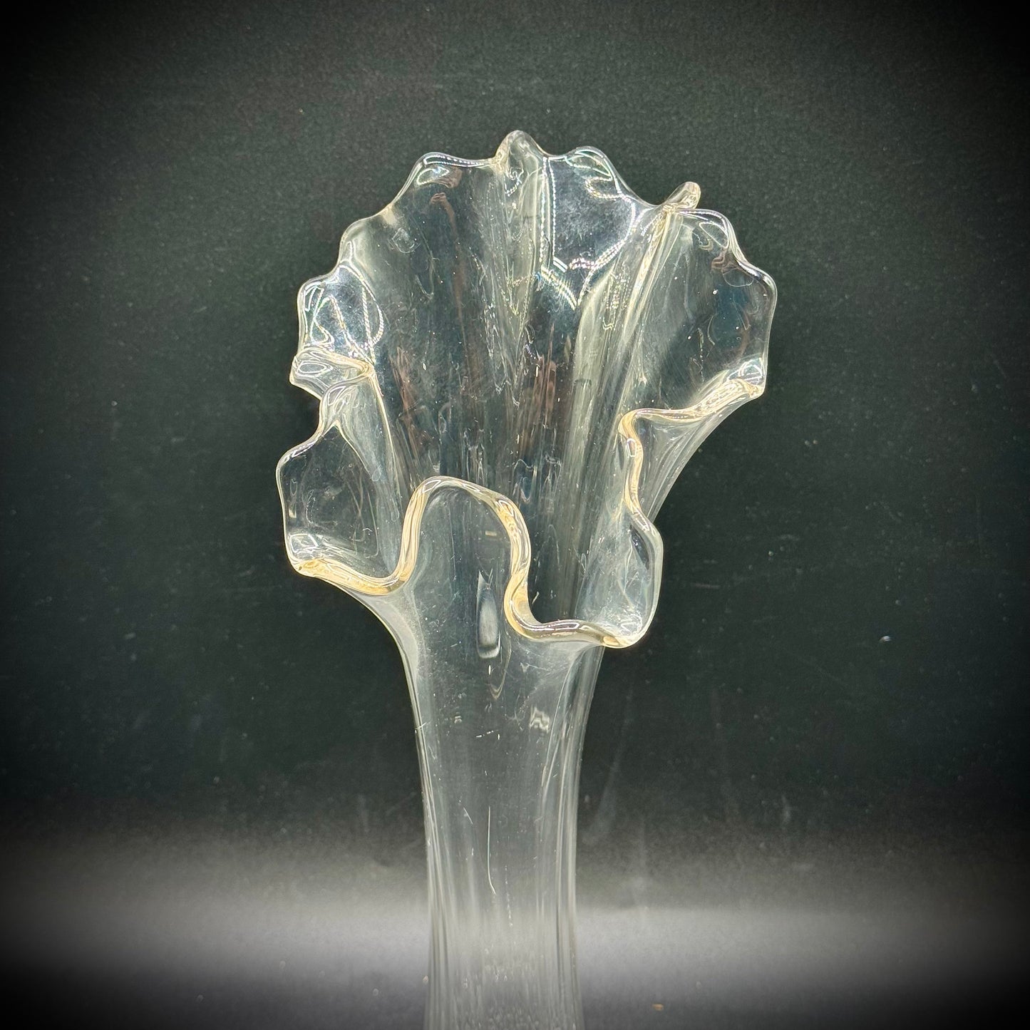 Vintage Ruffle Swung Vase